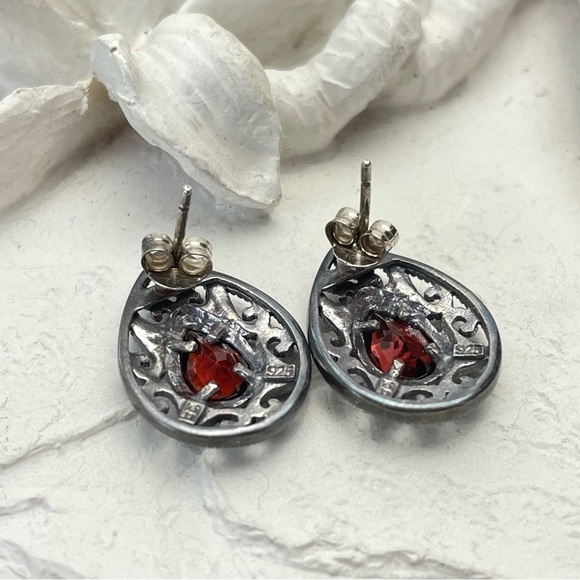 VINTAGE Sterling Silver Open Scroll Work Surrounding Red Gem Earrings - Picture 4 of 11